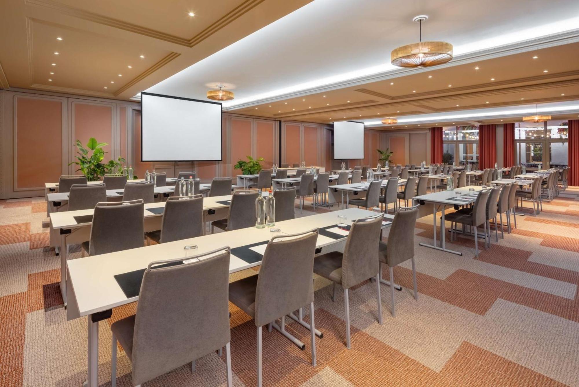 Nh Collection Hotel 4*